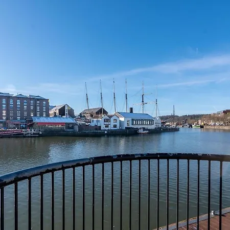 Appartement Boat House - Luxe With River View - Next To Harbour & Cafes *