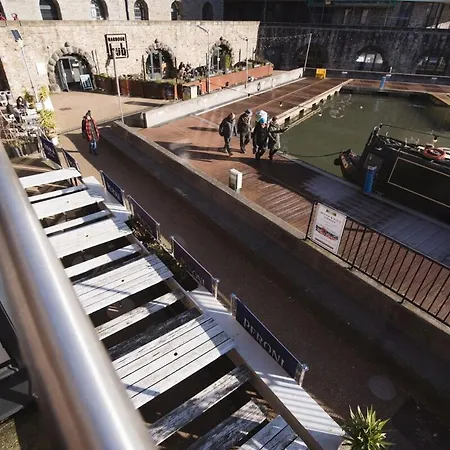 Boat House - Luxe With River View - Next To Harbour & Cafes