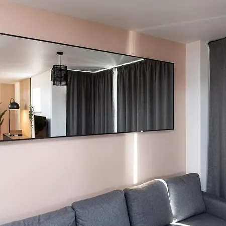 Boat House - Luxe With River View - Next To Harbour & Cafes 公寓