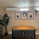 Boat House - Luxe With River View - Next To Harbour & Cafes アパート *