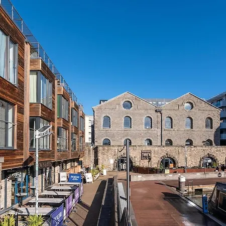 Boat House - Luxe With River View - Next To Harbour & Cafes ブリストル