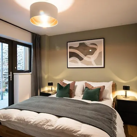 Boat House - Luxe With River View - Next To Harbour & Cafes Daire *