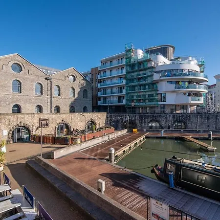 Boat House - Luxe With River View - Next To Harbour & Cafes ブリストル
