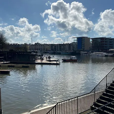 Boat House - Luxe With River View - Next To Harbour & Cafes ブリストル
