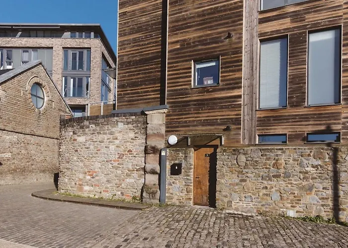 Boat House - Luxe With River View - Next To Harbour & Cafes Apartmán