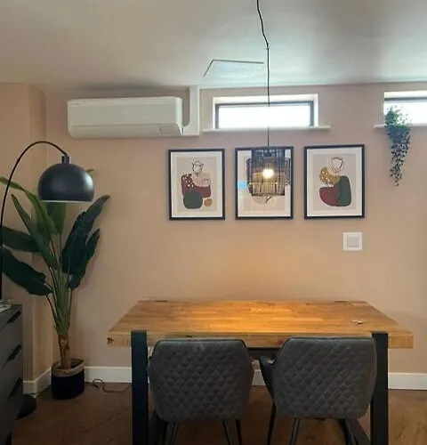 Boat House - Luxe With River View - Next To Harbour & Cafes Apartmán *