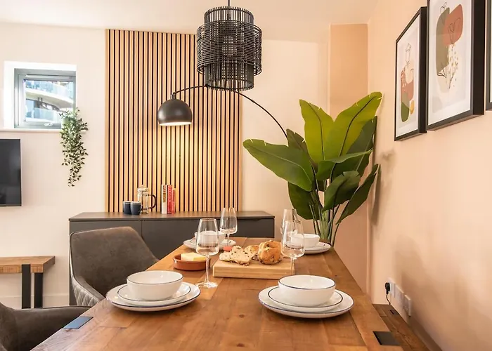 Boat House - Luxe With River View - Next To Harbour & Cafes Apartmán